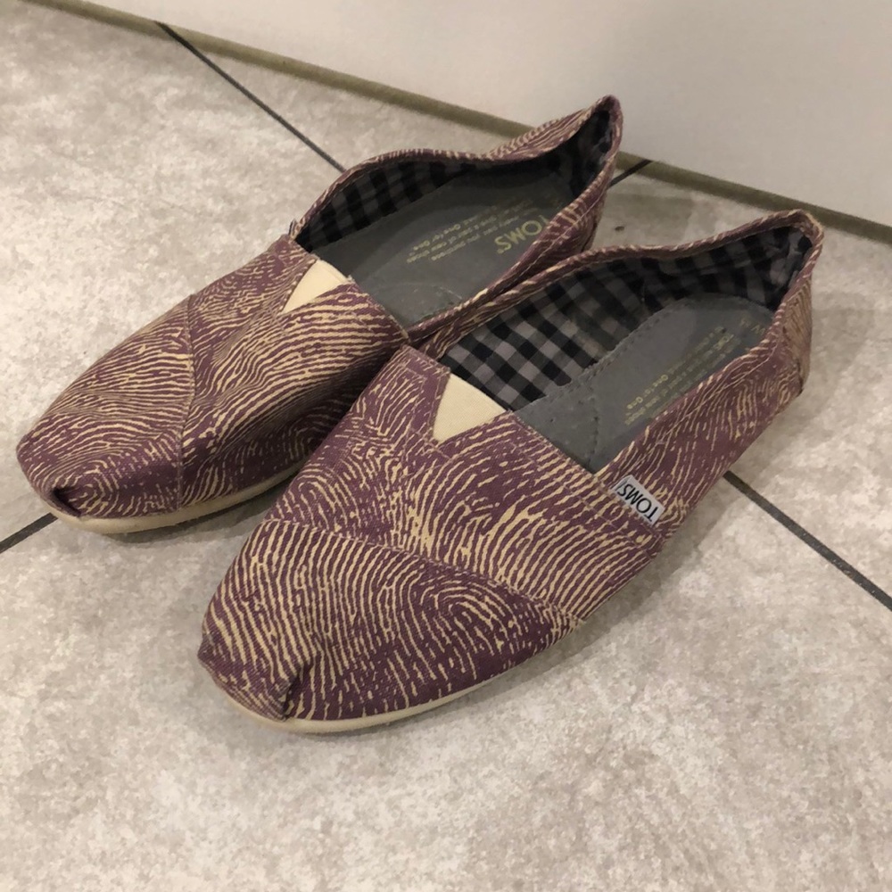 Toms